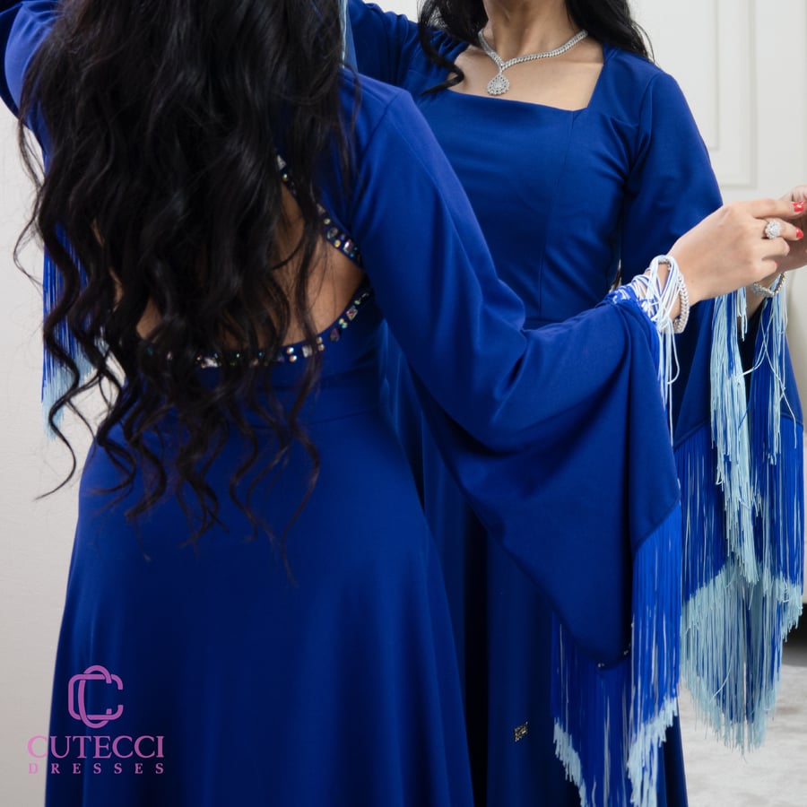 فستان سهرة نجمة الليل الهادئ باللون الأزرق بأكمام هدب أنيقة من Cutecci