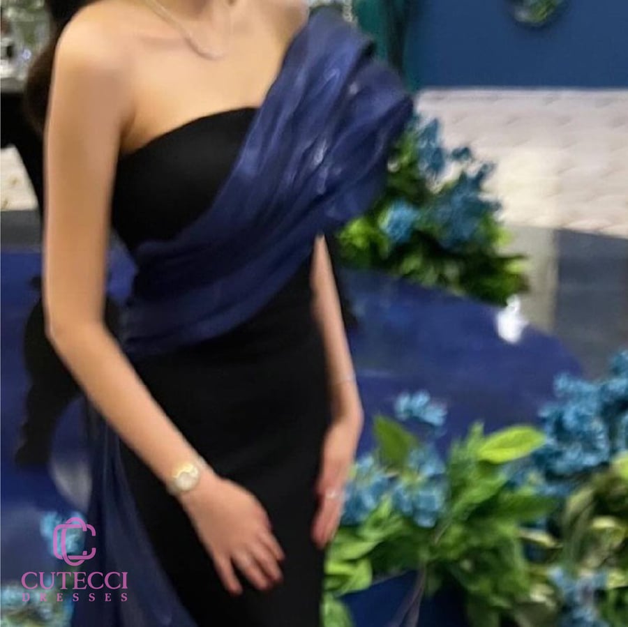 فستان سواريه أسود بشال ميكادو لمعة أنيق