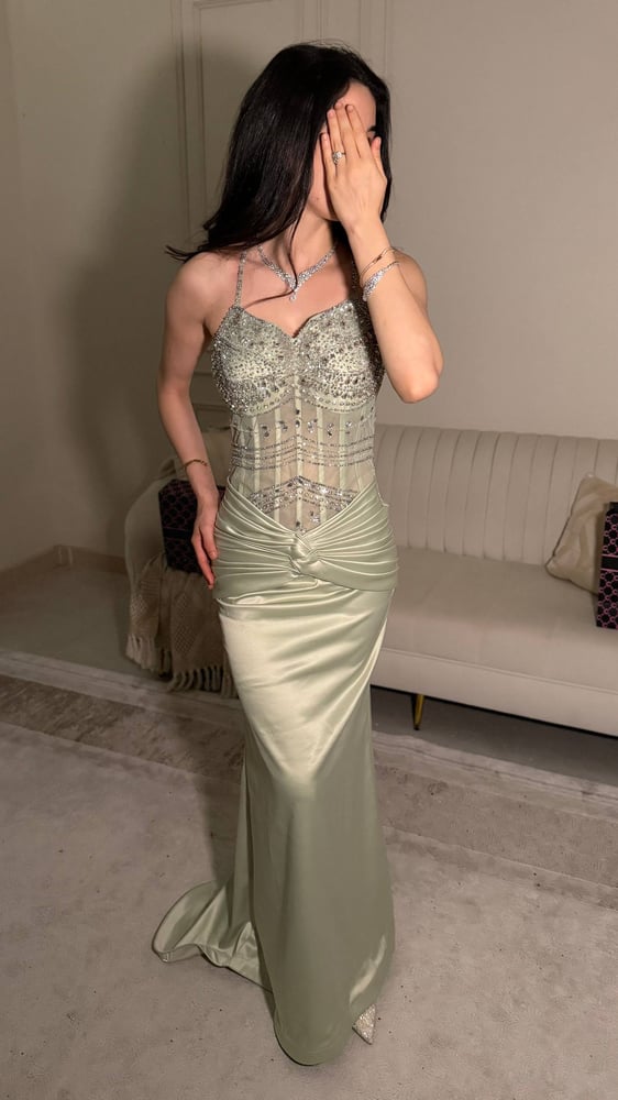 فستان سهرة اخضر تطريز راقي