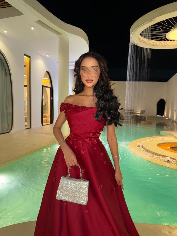 فستان سهرة أحمر بأزهار ثلاثية الأبعاد أنيق من Cutecci