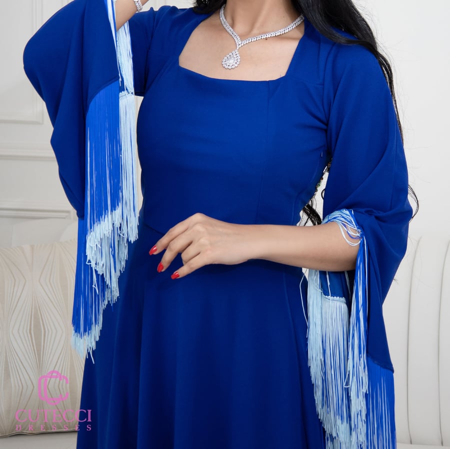 فستان سهرة نجمة الليل الهادئ باللون الأزرق بأكمام هدب أنيقة من Cutecci