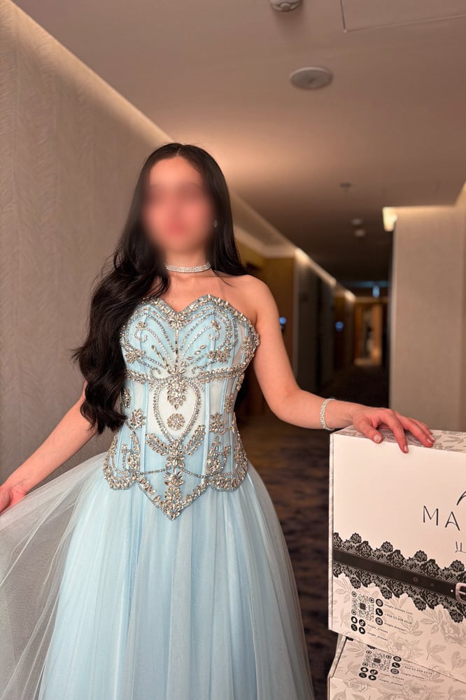فستان سهرة بيبي بلو بكورسيه تربل كلوش
