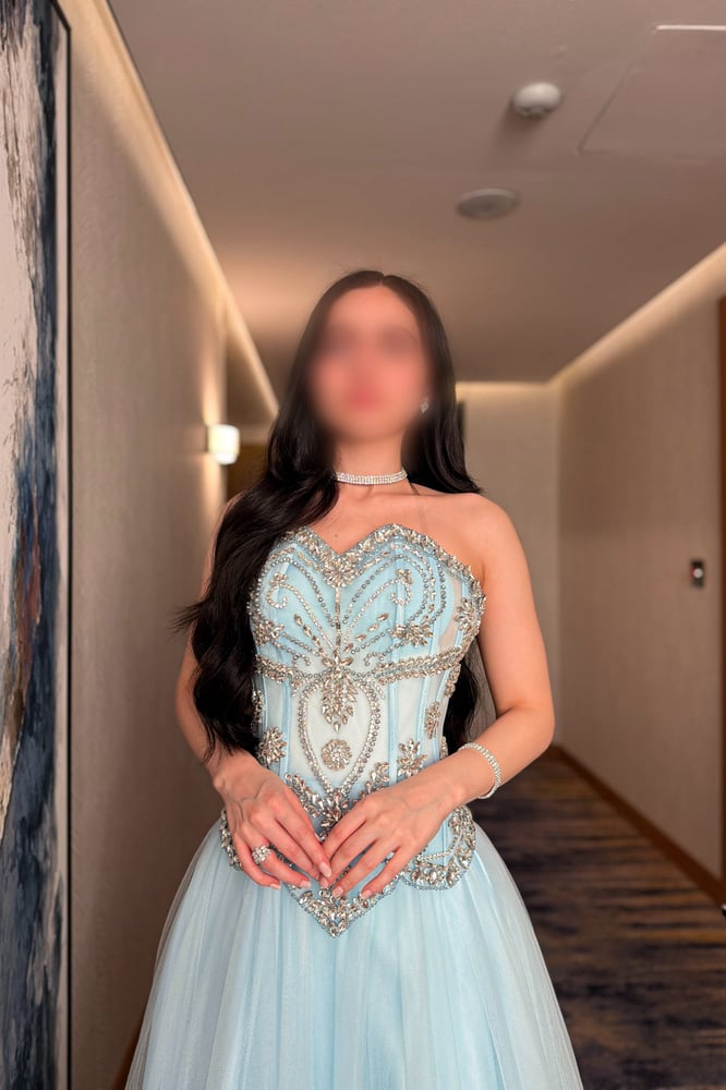 فستان سهرة بيبي بلو بكورسيه تربل كلوش