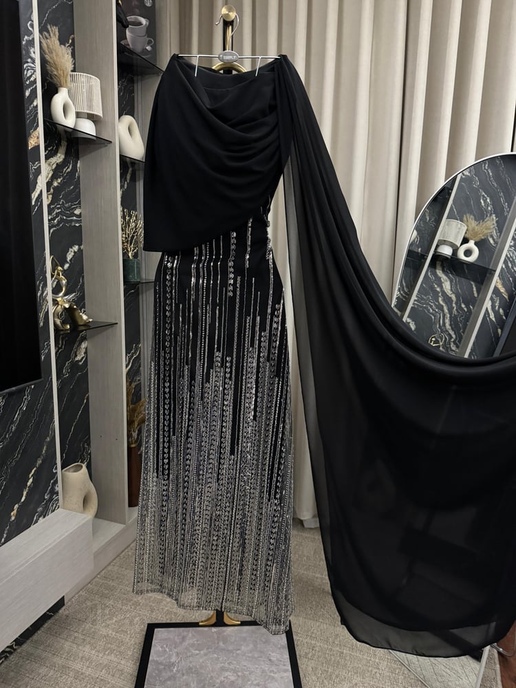 فستان فتون الاسود