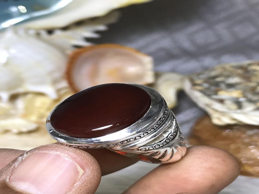 خاتم فضه بحجر العقيق اليماني الاحمر الياقوتي صياغة خاصة