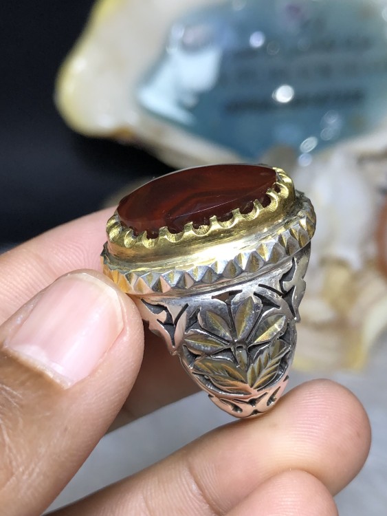 خاتم فضه بحجر العقيق اليماني الكرزي  المزعفر  صياغه ايرانيه (كرار)