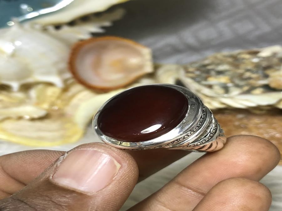 خاتم فضه بحجر العقيق اليماني الاحمر الياقوتي صياغة خاصة