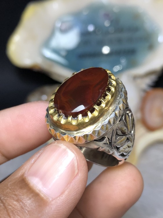 خاتم فضه بحجر العقيق اليماني الكرزي  المزعفر  صياغه ايرانيه (كرار)