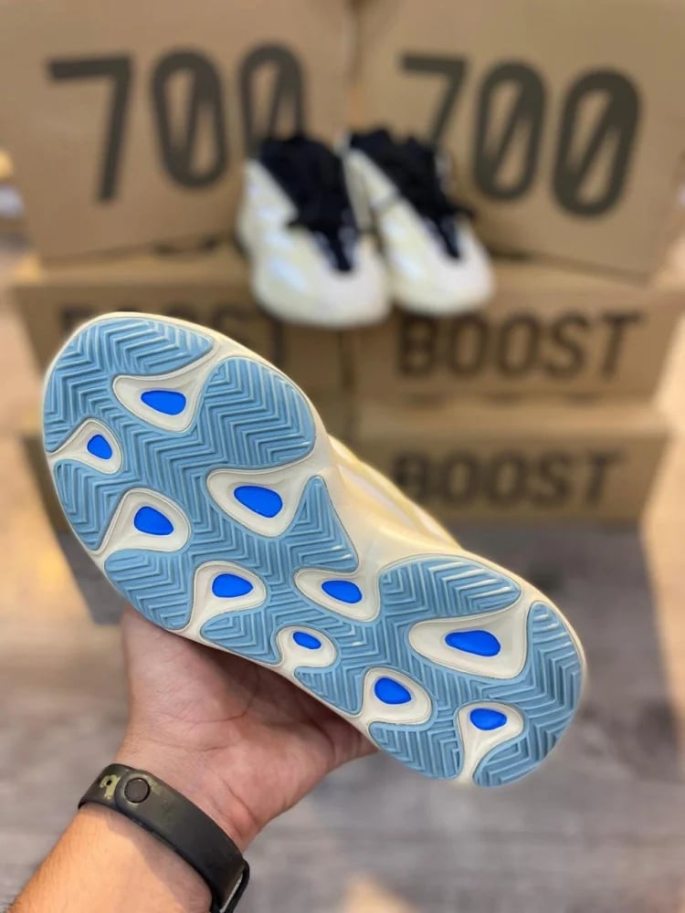 YEEZY 700 V3 "AZAEL"