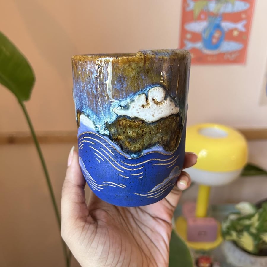 Wave tumbler