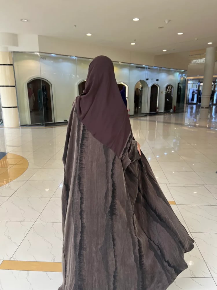 عباية سَجى حرير تركي مموج قصة نص فراشة مع طرحة