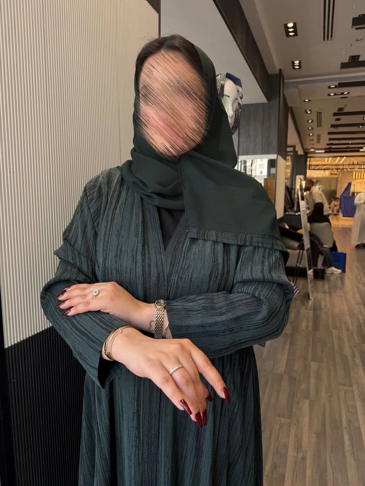 عباية رنيم حرير بقصة كلوش
