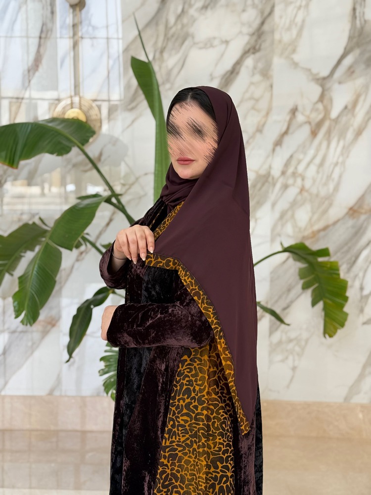عباية مخمل شتوية تايغر من الحجاب الانيق