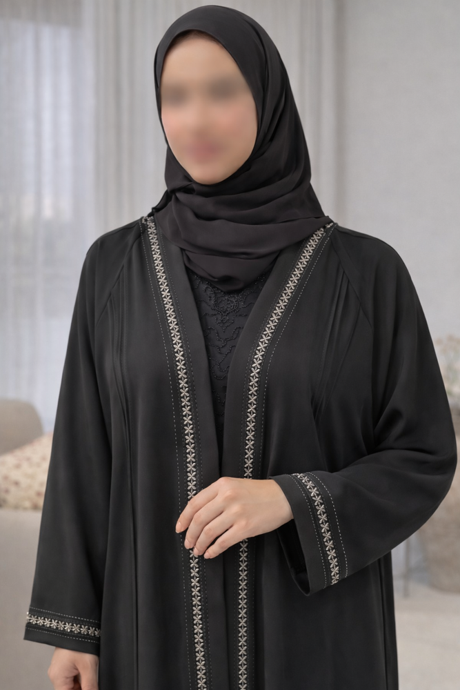 عباية كريب استرتش اسود خطوط
