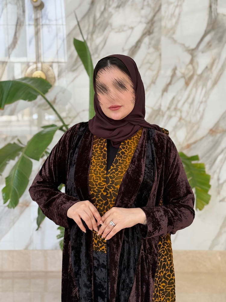 عباية مخمل شتوية تايغر من الحجاب الانيق