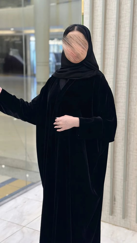 عباية مخمل طبيعي اسود قصه نص فراشة
