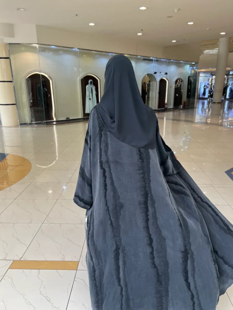 عباية سَجى حرير تركي مموج قصة نص فراشة مع طرحة