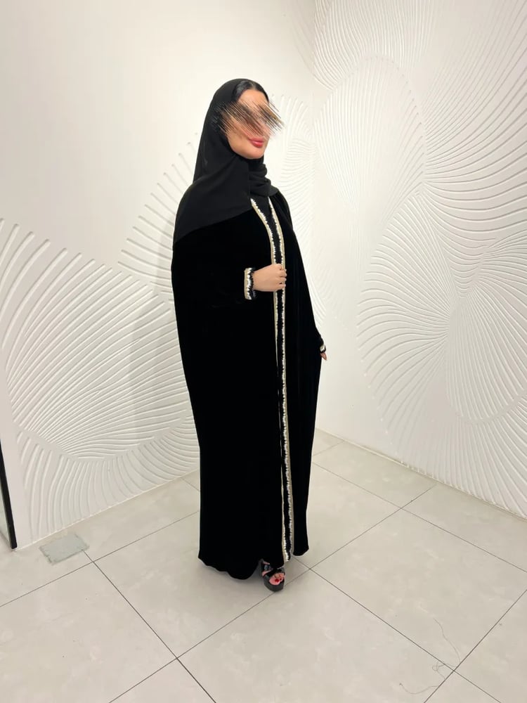 عباية مخمل شتوي سادة تدخيلة