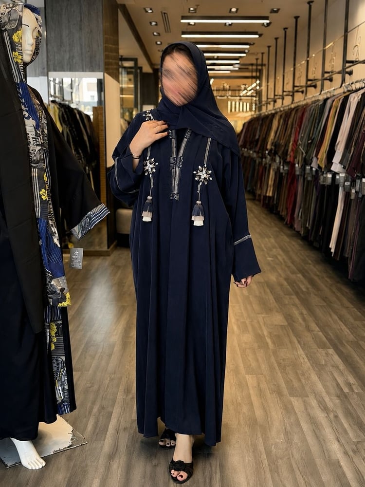 عباية فخر حرير مغسول بقصة نصف فراشة وشك يدوي دندوشة