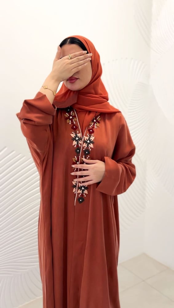 عباية حرير تطريز