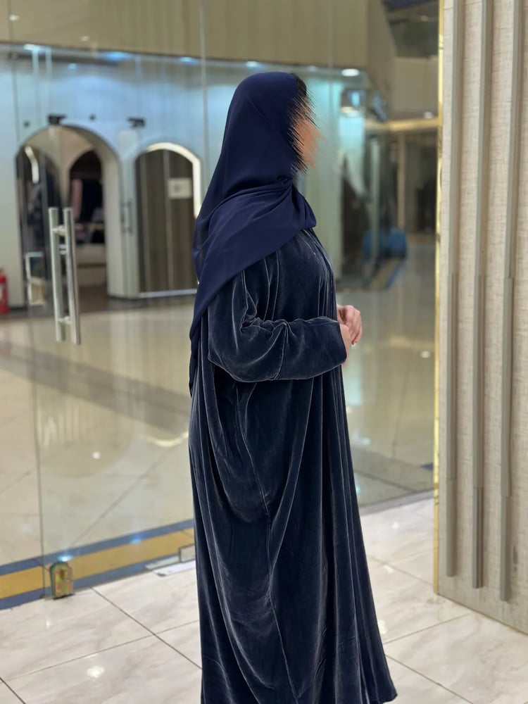عباية مخمل طبيعي رصاصاي قصه نص فراشة