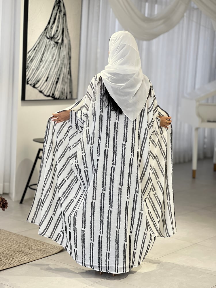 عباية مشجرة اسود