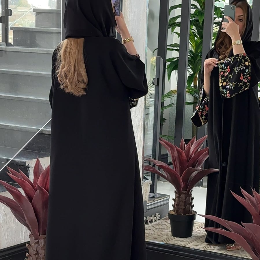 Flowered abaya