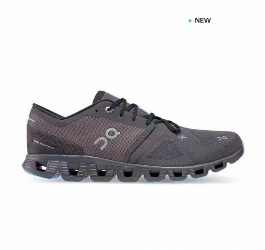 Men's sports sneakers