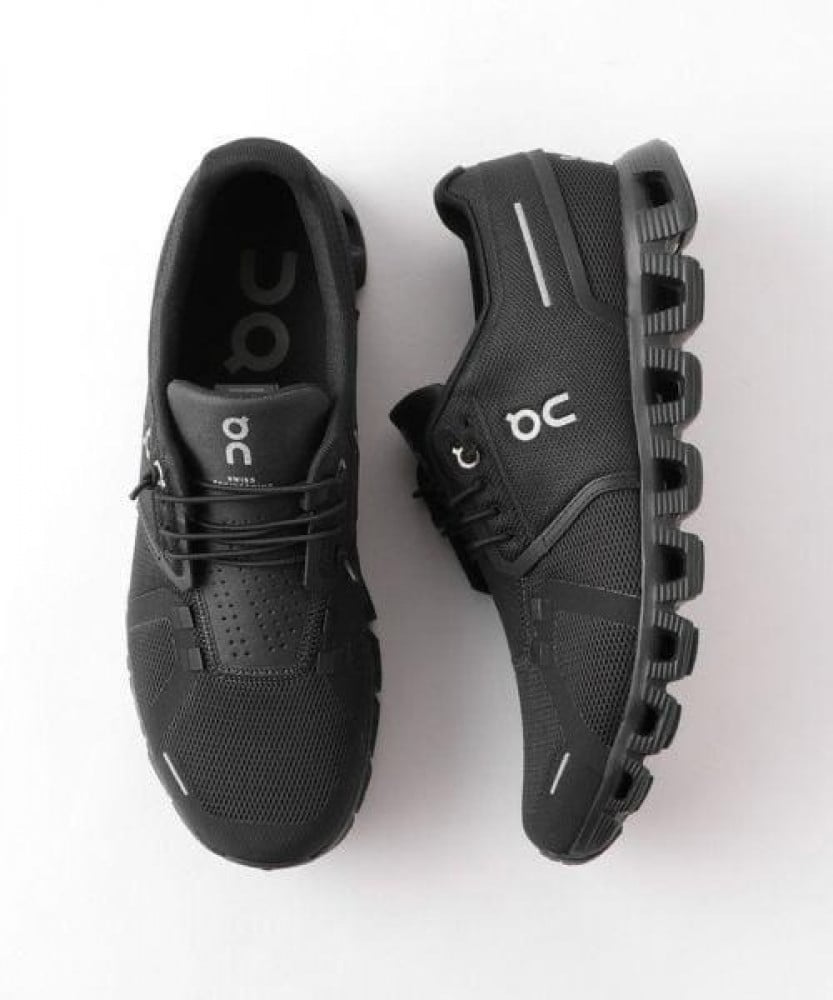 Men's sports sneakers