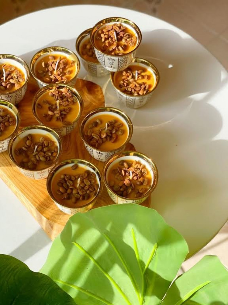 شمعة برائحة القهوة العربية