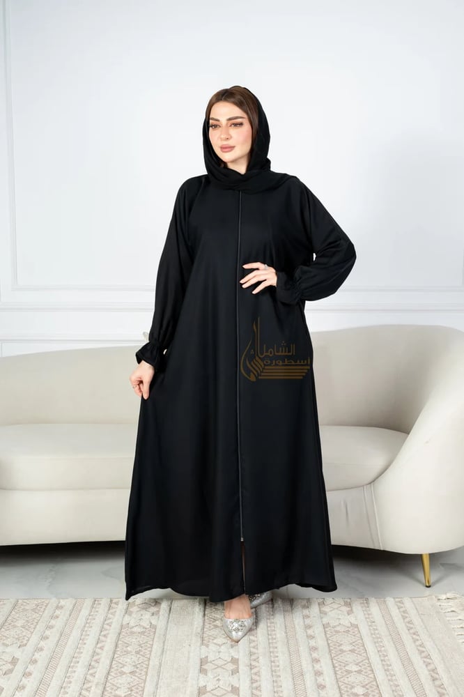 عباية افنان  كلوش سحاب  ساده بمسكة على الكم راقيه