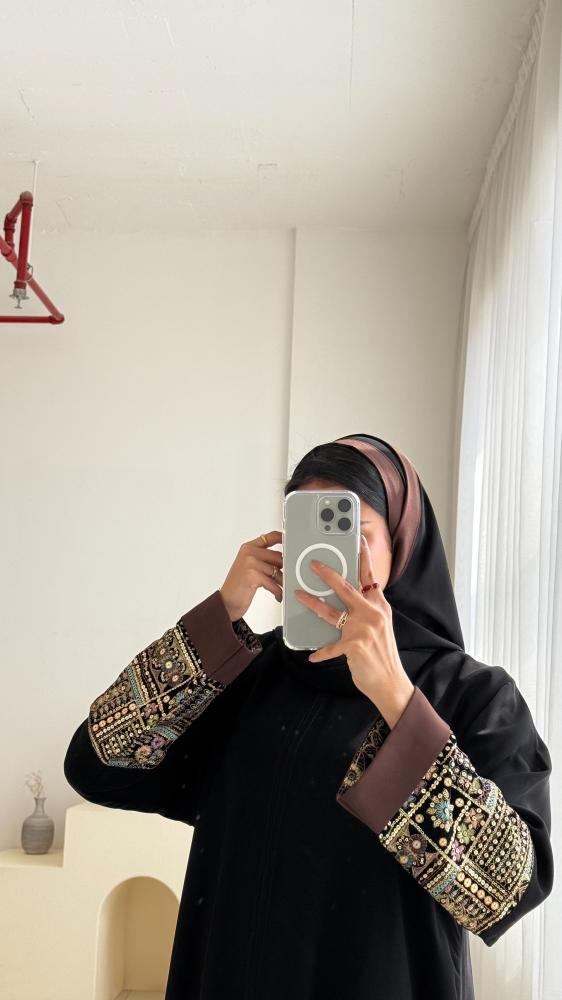 Kadi Abaya | 2025