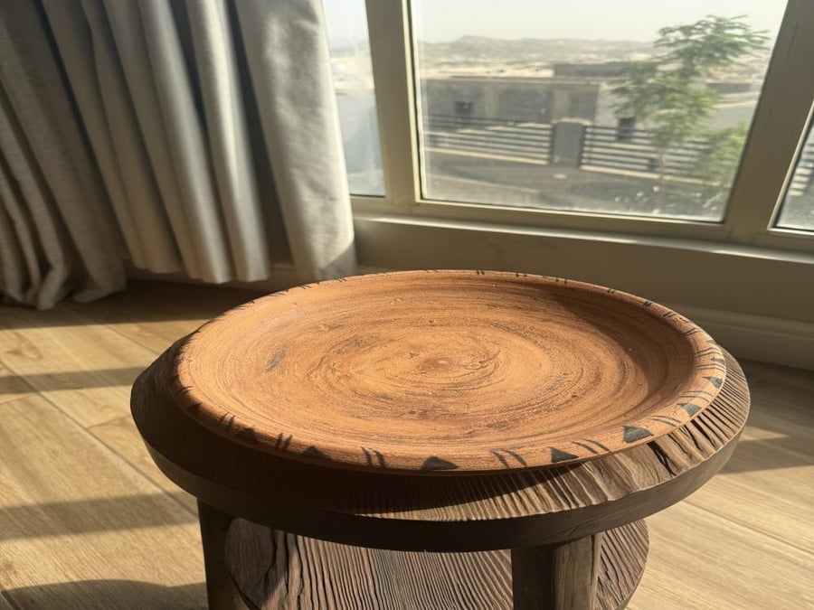صحن منقوش كبير