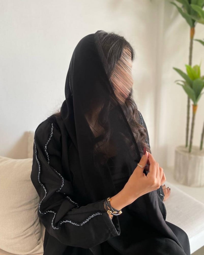 Crepe + hand embroidery in dark blue, black island with sleeves