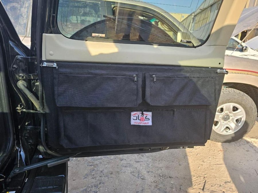 طاولة فن باب باترول اسود