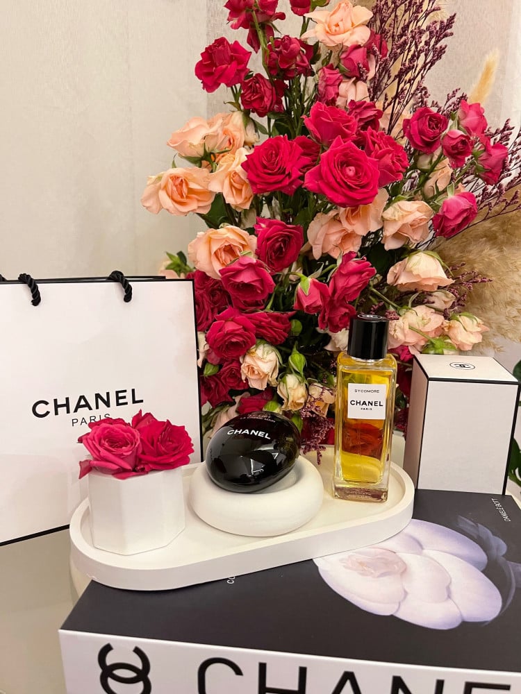 بوكس هدايا عطر سيكومور من شانيل مكون من 7 قطع