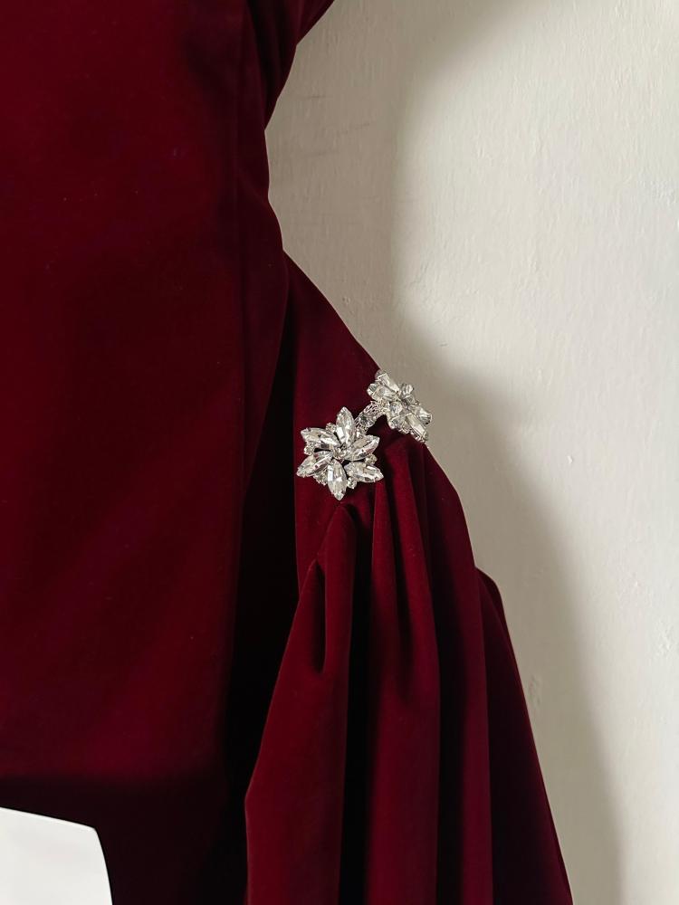 E227 dress