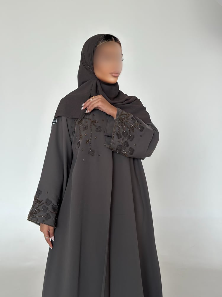عباية كريب سيراميك اندونيسي مع شك بالأكمام والصدر
