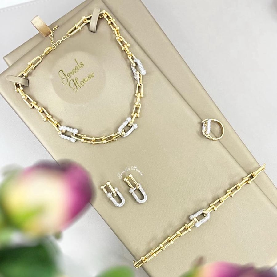 Hardware set coated and studded with artificial diamonds (golden)