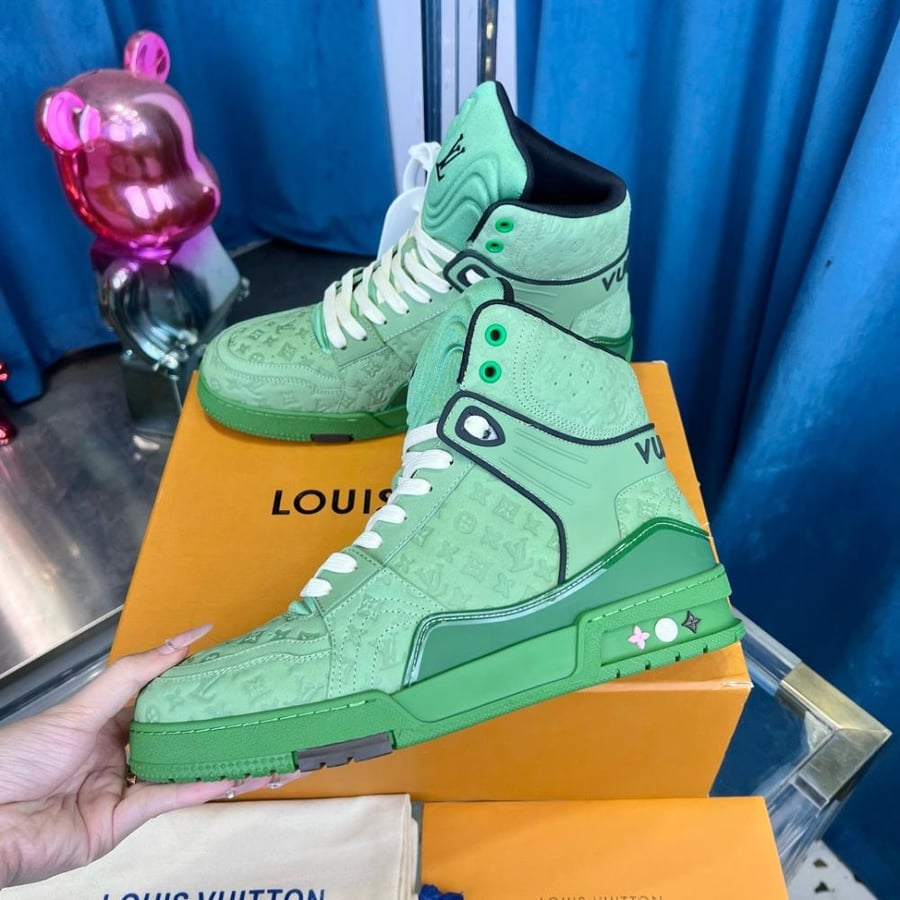 LOUIS VUIITON