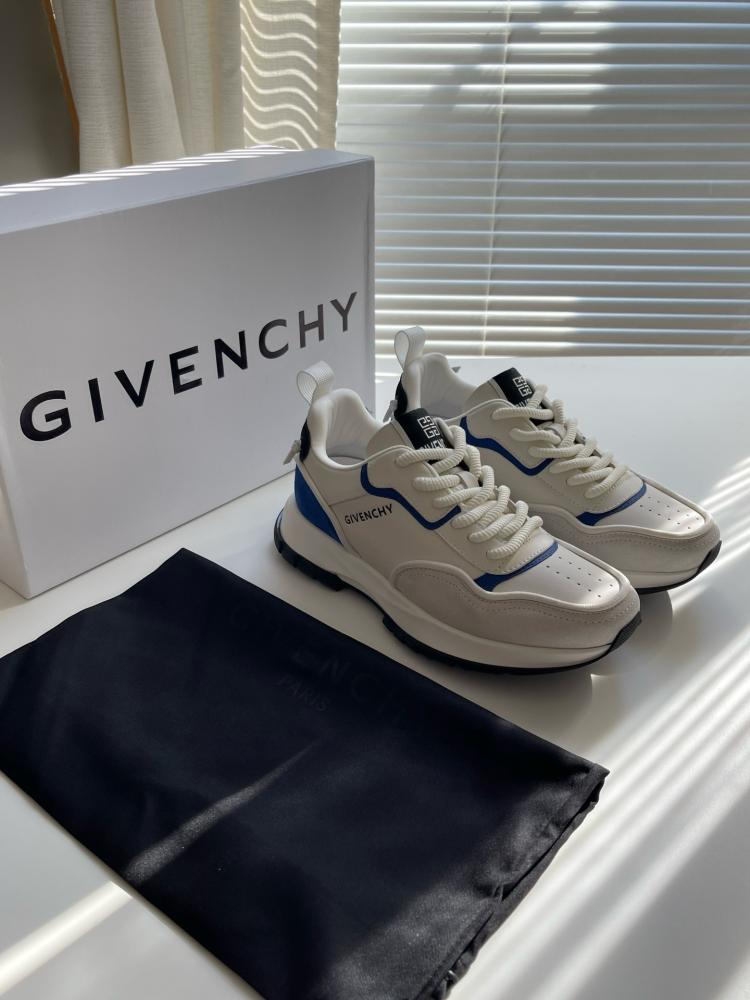GIVENCHY