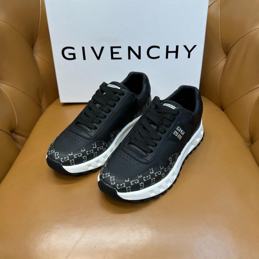 GIVENCHY