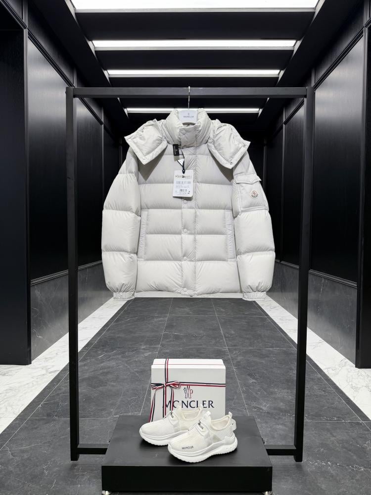 MONCLER