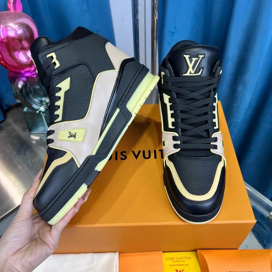 LOUIS VUITTON