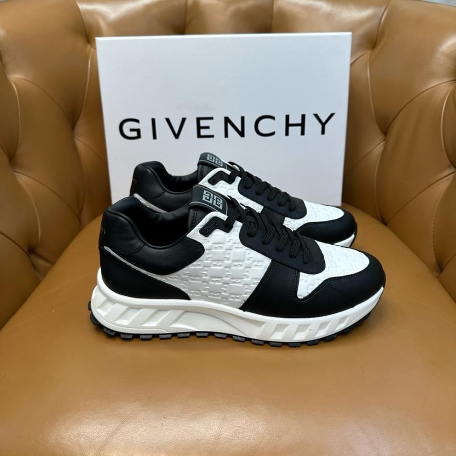 GIVENCHY
