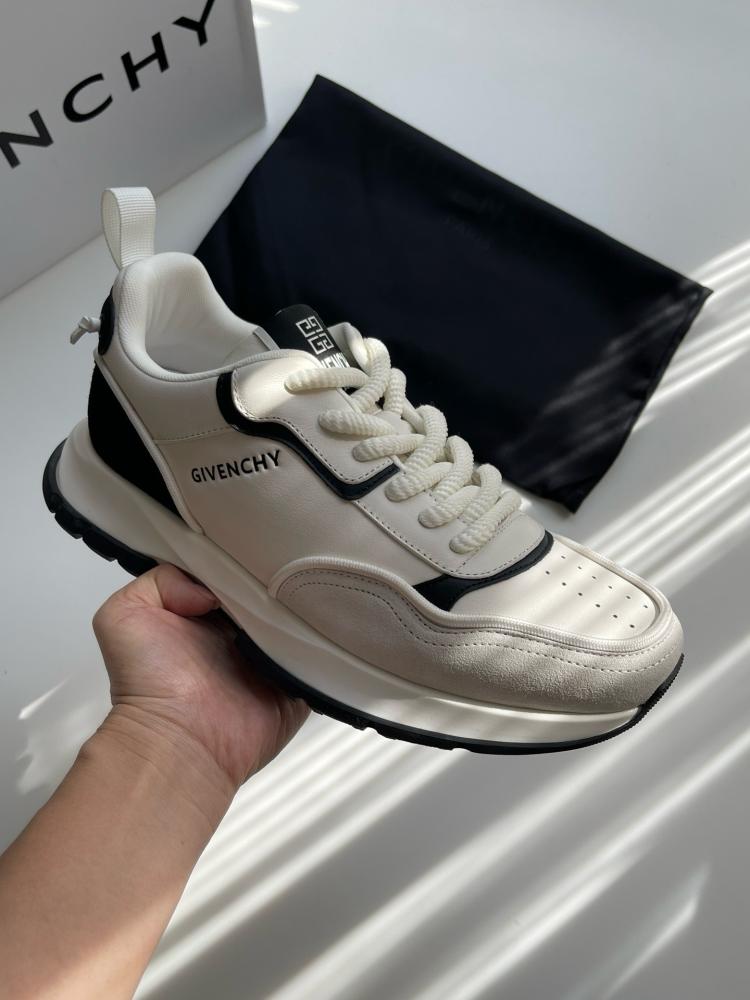 GIVENCHY