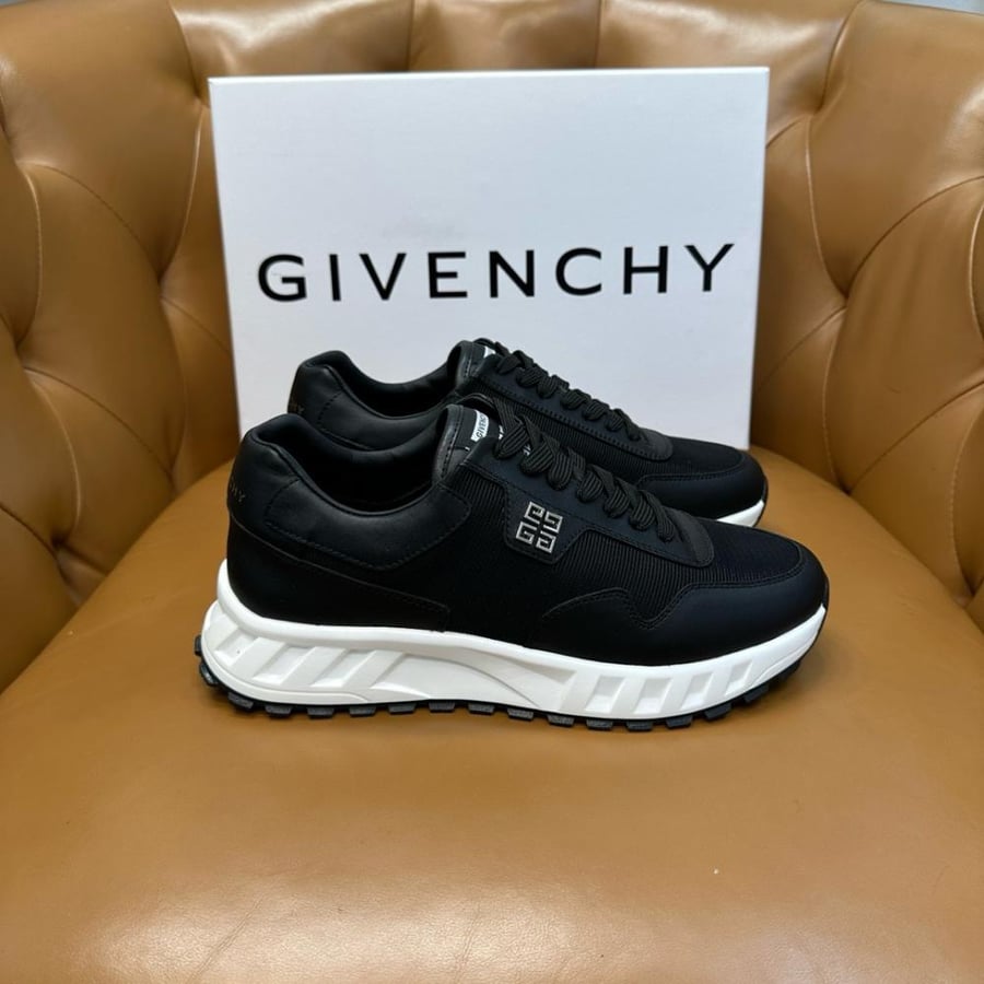 GIVENCHY