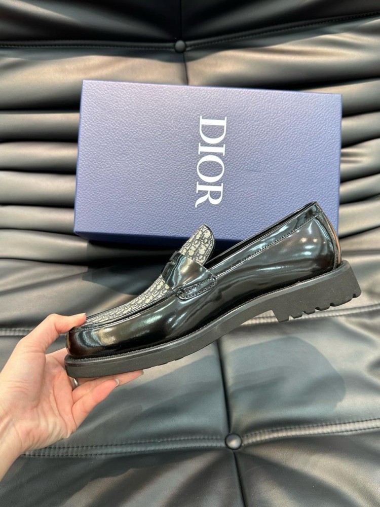 DIOR