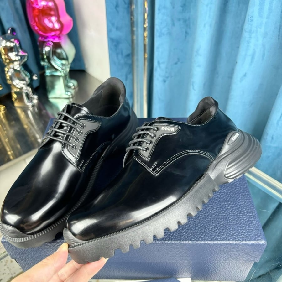 DIOR