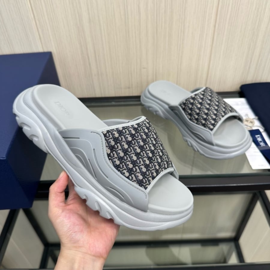 DIOR
